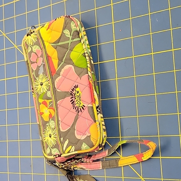 Vera Bradley Quilted Wallet Wristlet - Picture 1 of 6